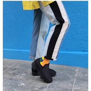 IRI NYC 1202- FG Unisex WES I Black Neoprene Low Top Sneaker Slip On Size 6 NWT